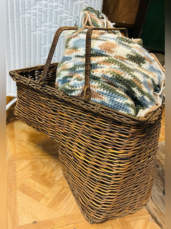 Handbags - Vintage Stair Case Basket